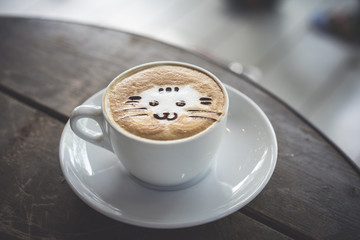 animal face on latte art.