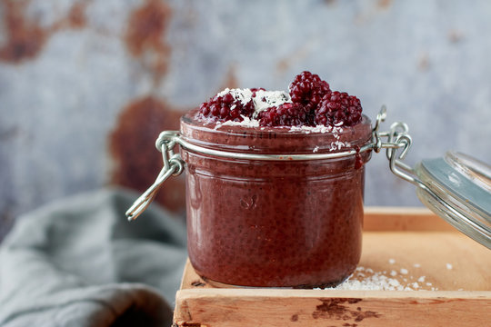 Healthy chocolate chia pudding