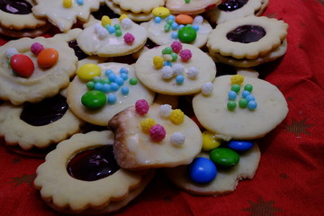 Fototapeta na wymiar fresh baked christmas cookies