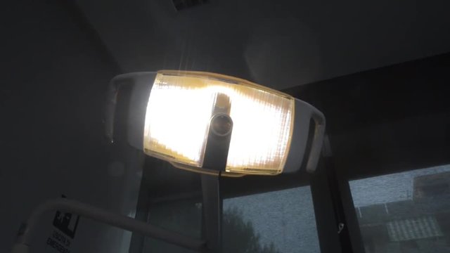 lampada di una sedia di dentista