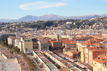 Fototapeta na wymiar Vue panoramique sur Nice et la promenade des Anglais, cote d’Azur, France 