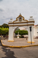Fototapeta na wymiar Arch near La Merced church in Leon, Nicaragua