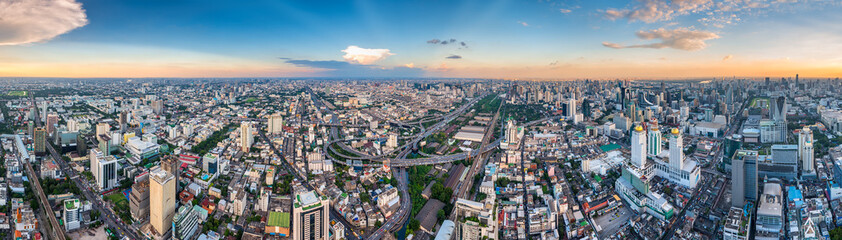 Fototapeta na wymiar beautiful horizontal panorama of the city of Bangkok Thailand with a skyscraper