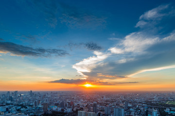 Fototapeta premium many beautiful sky over Bangkok during sunset
