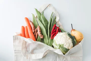 Stickers meubles Légumes légumes bio dans le sac
