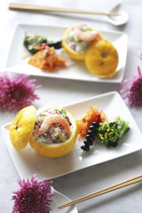 柚子のカップで作った柚子寿司と黒豆