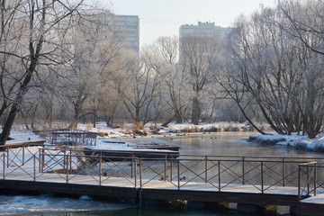 Fototapeta na wymiar Winter view on the river