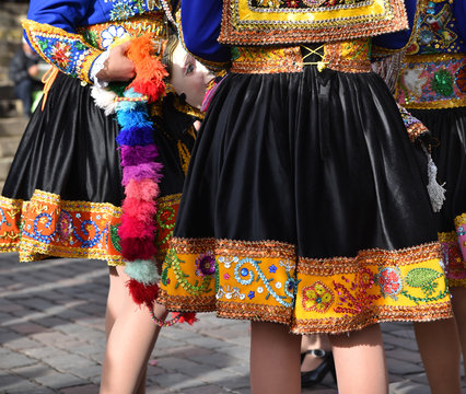 Jupes de fête traditionnelles à Cusco au Pérou