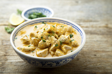Chicken in spicy coconut sauce