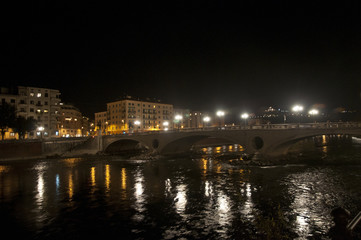 Fototapeta na wymiar Verona di Notte