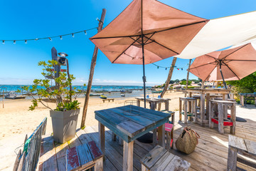 BASSIN D'ARCACHON (France), terrasse en bord de mer