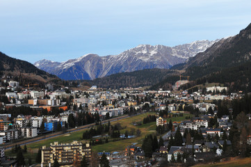 Fototapeta na wymiar Die Stadt Davos in den Schweizer Alpen