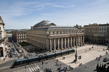 Fototapeta na wymiar Vue aérienne du grand Théâtre de Bordeaux