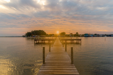 Obraz premium The sky in twilight and the bridge