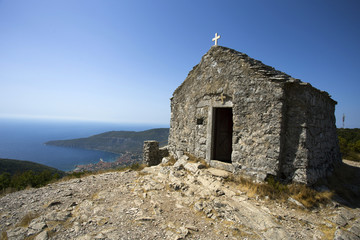 Fototapeta na wymiar Chapel above Komiza, Vis island - Croatia