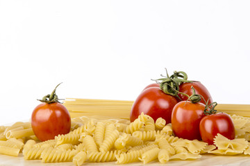 Pasta italiana con pomodori