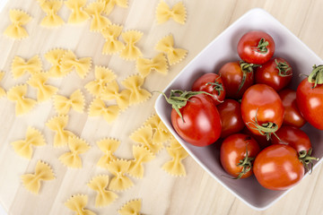 Pasta italiana con pomodori