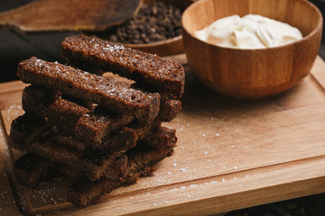 garlic rye croutons