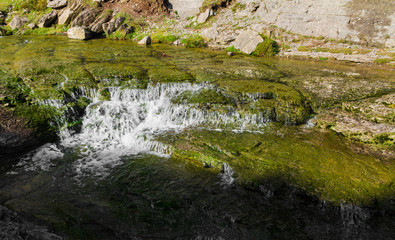 Nacimiento del río Nervión, cascada en el Monte Santiago, y alrededores
