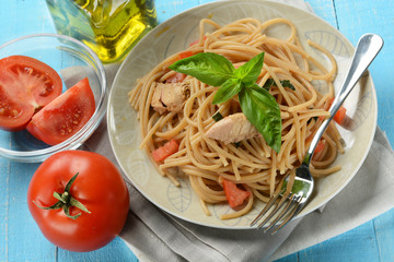 whole wheat spaghetti with mackerel fillets and tomato