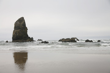 Fototapeta na wymiar Cannon Beach in Oregon Rock Formation