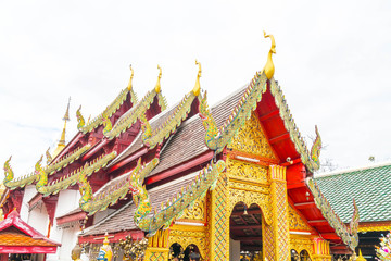 Obraz premium Beautiful architecture at Wat Phra That Doi Kham in Chiang Mai.