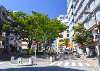 東京都港区麻布十番、麻布十番広場（パティオ十番）の景観  