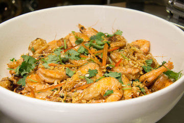 Fried shrimp with pepper and garlic