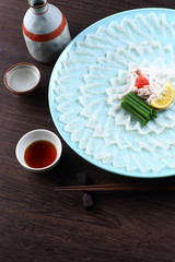 ふぐ刺しと日本酒