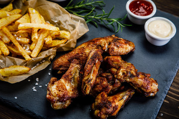 Kentucky wings with French fries