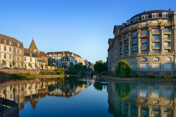 Fototapeta na wymiar River il in Strasbourg