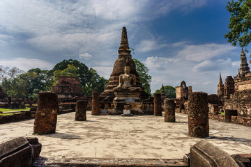 Naklejka premium Ancient Buddha Statue world heritage site Sukhothai historical park