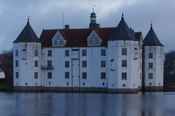 Fototapeta na wymiar Glücksburg Wasserschloss