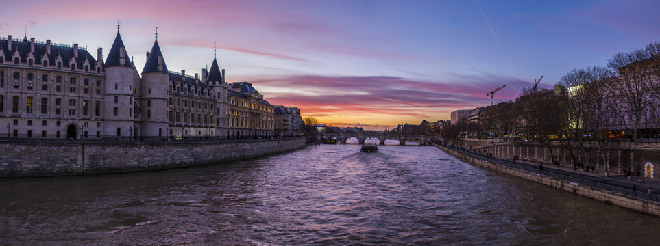 Rio Sena (Par&iacute;s)