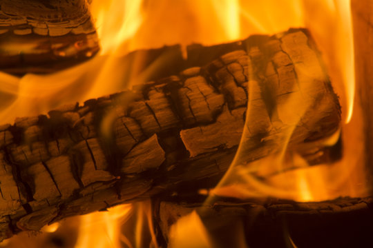 Feuer im Kaminofen