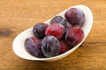 Plums in the bowl