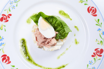 salad with tuna
