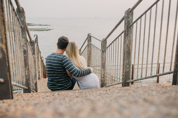  lovers at sunset speak of love today