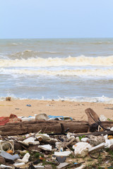Fototapeta na wymiar Garbage on the beach