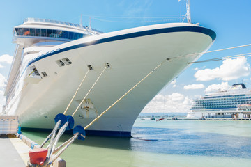 Cruise ships docked in San Juan, Puerto Rico - obrazy, fototapety, plakaty