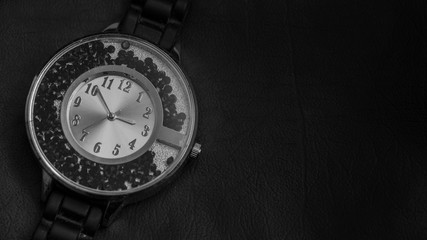 Foto blanco y negro de reloj 