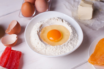 Mix the ingredients and kitchen utensils, candied fruit for baking sweet pastry