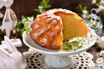 Naklejka premium easter ring cake in flower shape