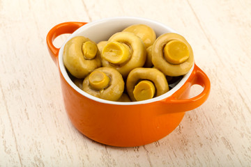 Marinated champignons