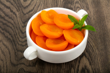 Canned apricots