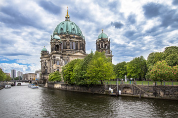 Fototapeta na wymiar River Spree and the Berlin Cathedral in Berlin, Germany