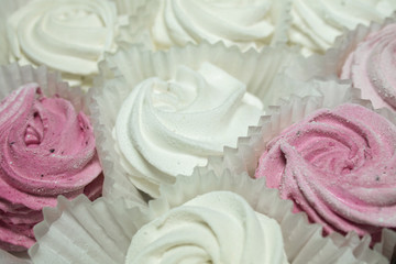 Белый и розовый зефир ручной работы