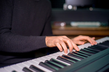 Obraz premium Musician in a recording studio