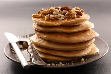 pancakes with mixed nuts