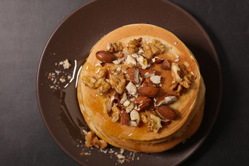 pancakes with mixed nuts